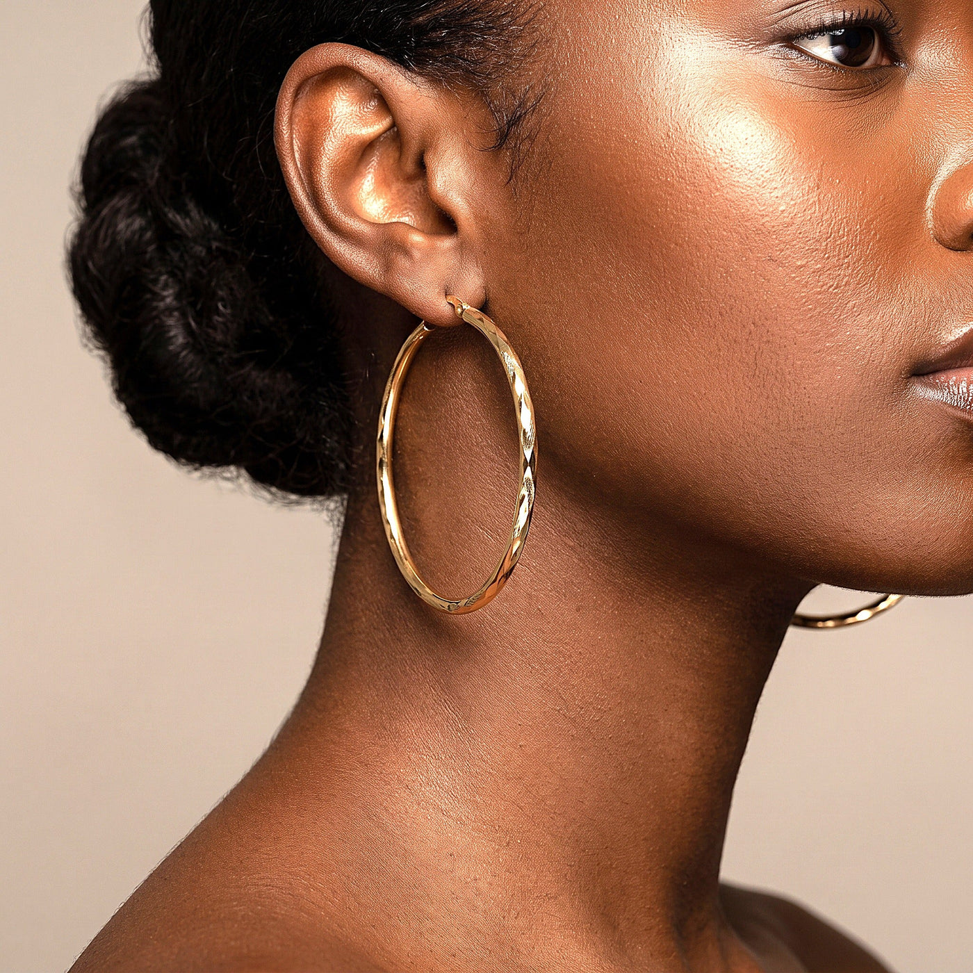 10K Yellow Gold 1.5" Solana — Diamond-Cut Large Hoop Earrings 1.5 In
