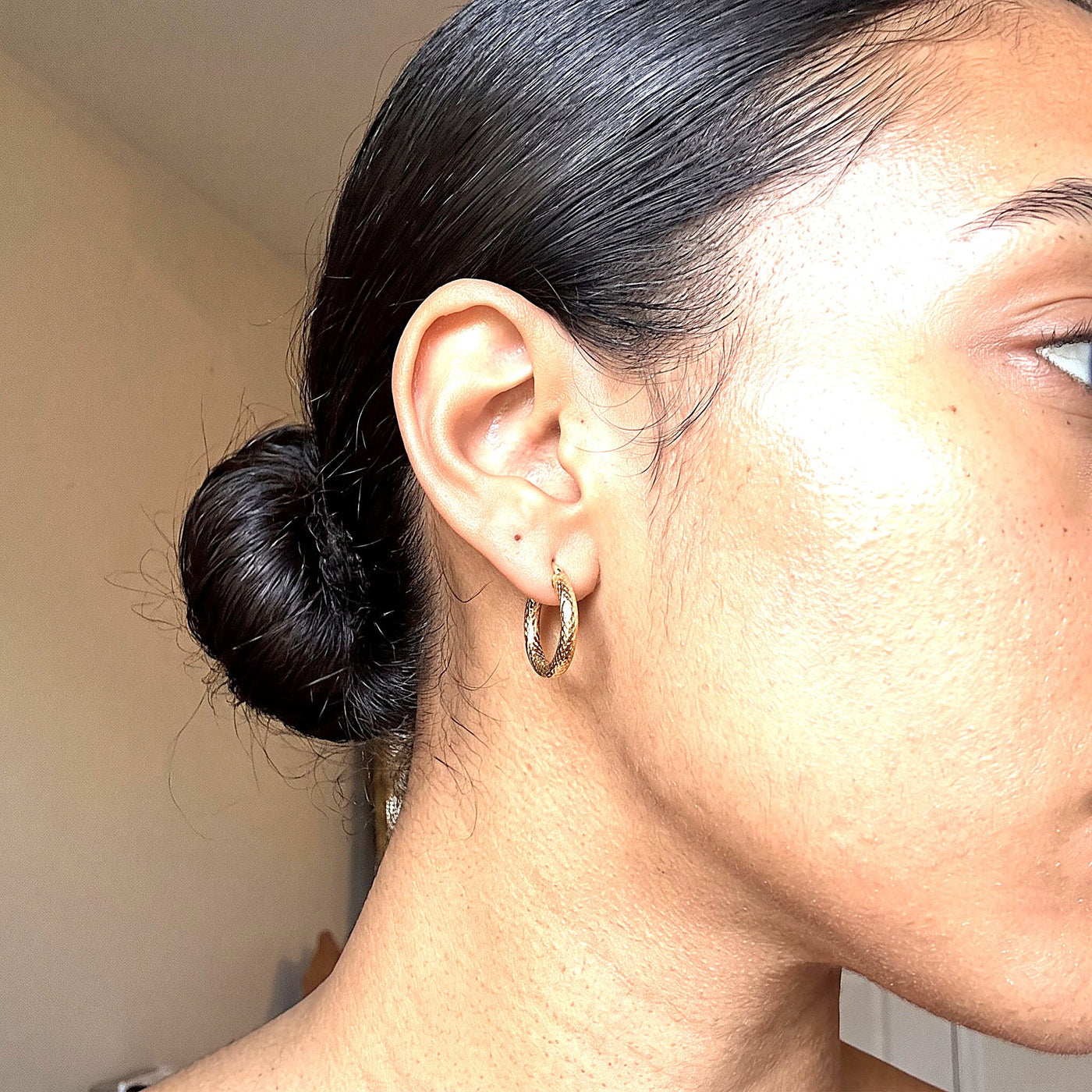 10K Solid Yellow Gold Hive — Textured Huggie Hoop Earrings 14mm