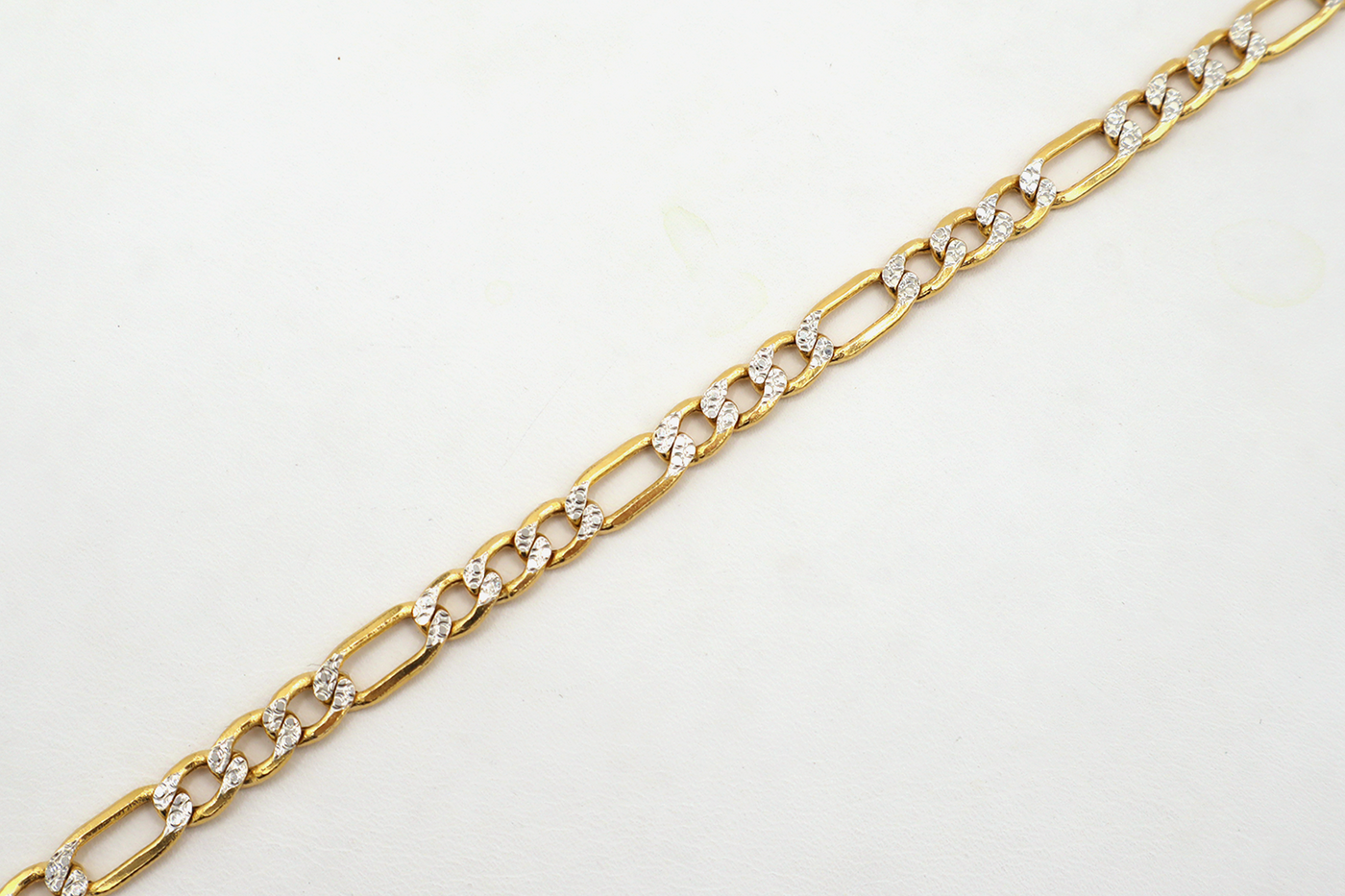 14K Solid Gold 6.2mm Diamond-Cut Figaro Bracelet